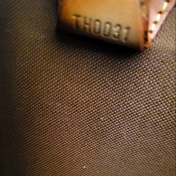 Louis Vuitton Monogram Elipse PM Handbag - Picture 16 of 16